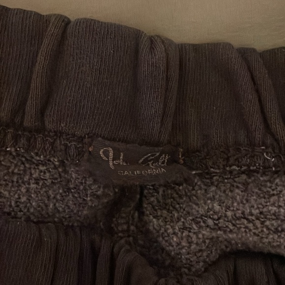 Dark grey nyc - Picture 3 of 3